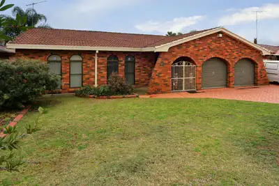 32 Dryberry Avenure, St Clair NSW 2759