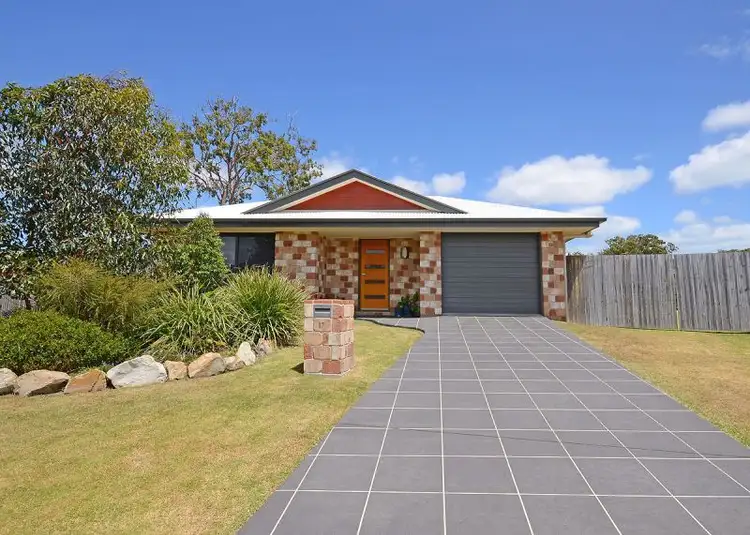 17 Whipbird Court, Urangan QLD 4655