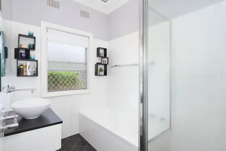 Fifth view of Homely house listing, 38 Hillvue Road, Tamworth NSW 2340