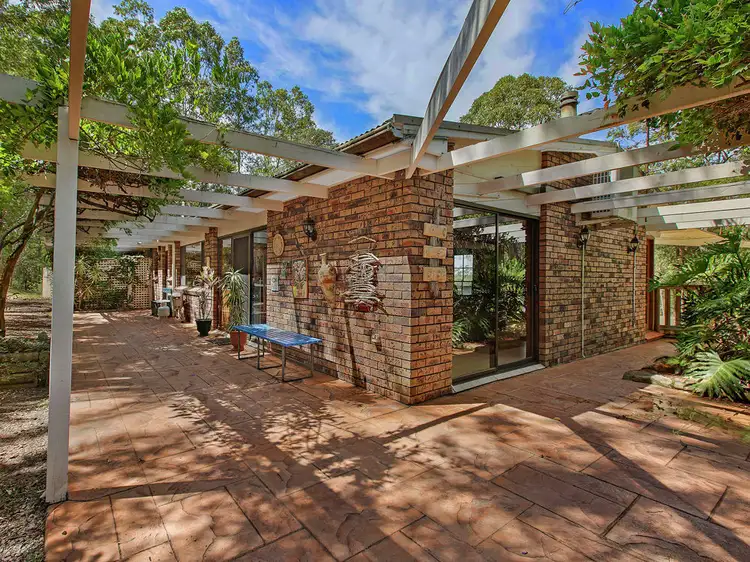 196 Woods Road, Jilliby NSW 2259