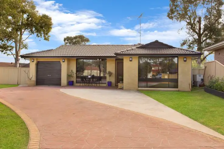 4 Snowy Close, St Clair NSW 2759