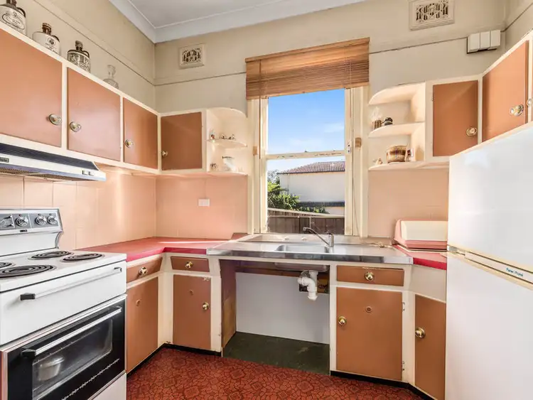 Fifth view of Homely house listing, 8 Knox Street, Clovelly NSW 2031