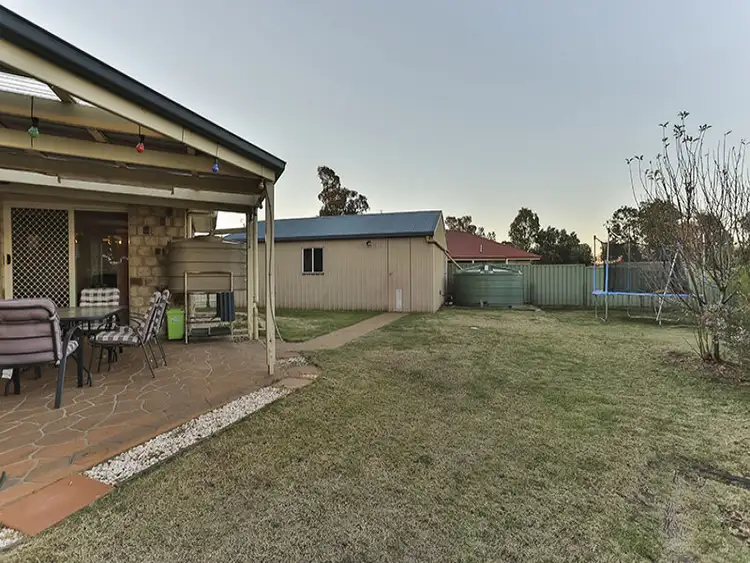 27 Shannon Court, Oakey QLD 4401
