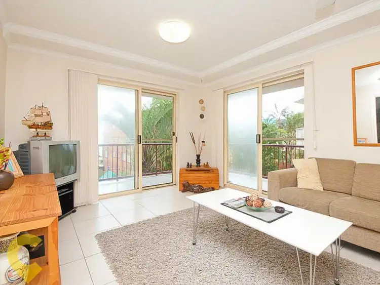2/17 Mahia Terrace, Kings Beach QLD 4551