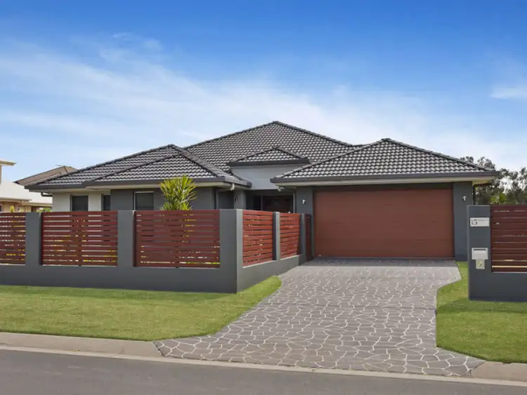 15 Palmer Place, Sinnamon Park QLD 4073