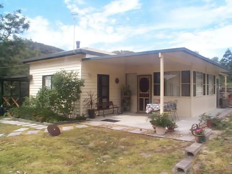 208 Watters Road, Ballandean QLD 4382