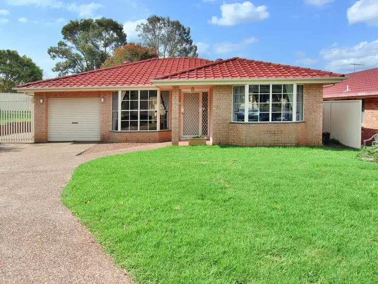 60 Explorers Way, St Clair NSW 2759