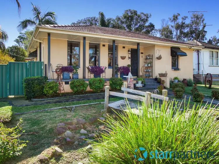 8 Talasea Street, Whalan NSW 2770