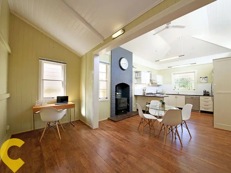 38 Park Parade, Shorncliffe QLD 4017