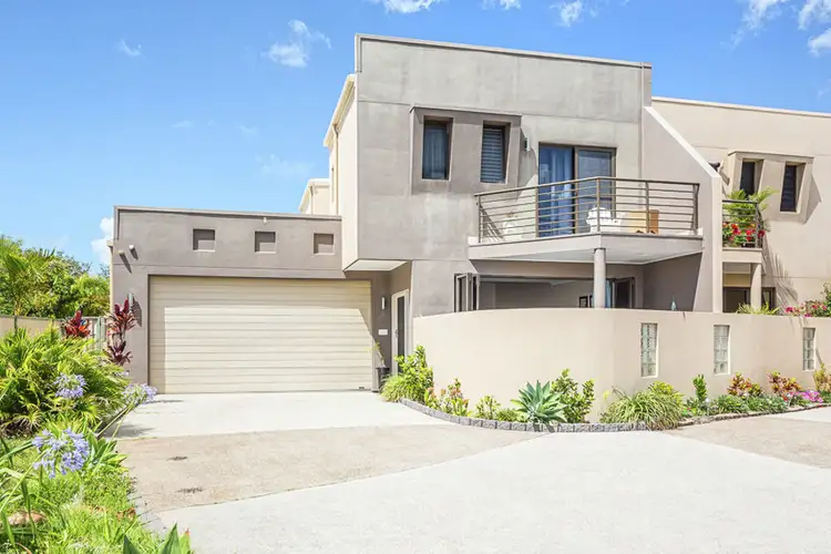 2/74 Marina Boulevard, Banksia Beach QLD 4507