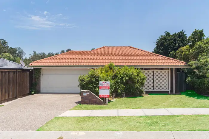 52 Cootharaba Drive, Helensvale QLD 4212