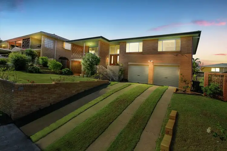 26 Tandanya Street, Mansfield QLD 4122