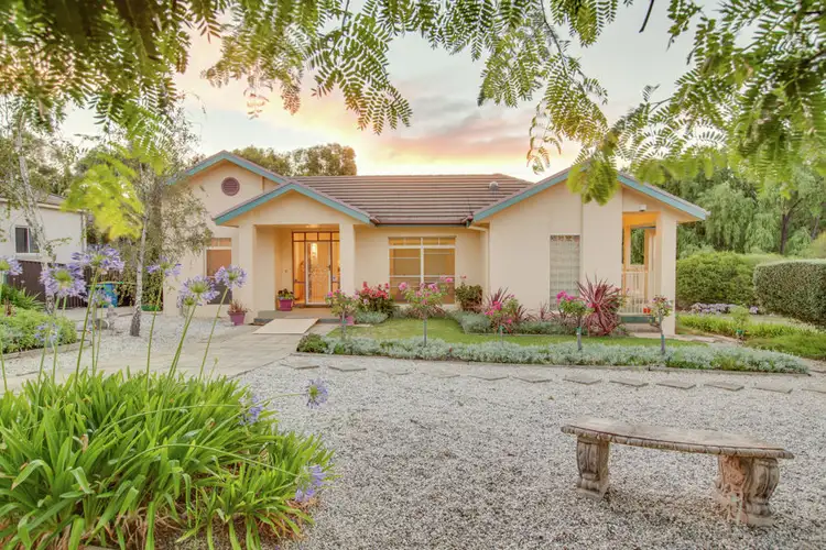 29 Lakehaven Drive, Lake Albert NSW 2650