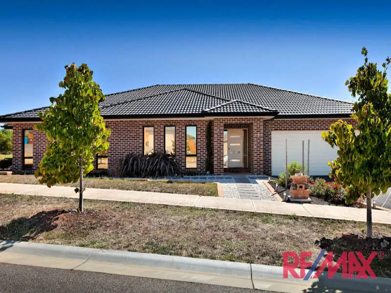 Main view of Homely house listing, 8 Lakewood Place, Berwick VIC 3806