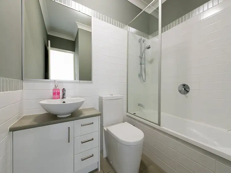 Fifth view of Homely apartment listing, 8/65 Park Road, Yeronga QLD 4104