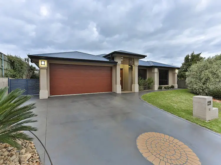 19 Currawong Drive, Highfields QLD 4352