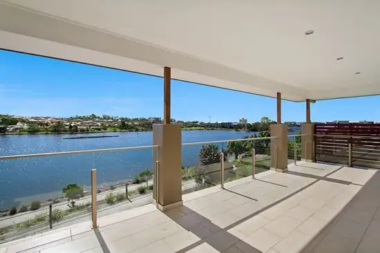 5 Elizabeth Crescent, Varsity Lakes QLD 4227