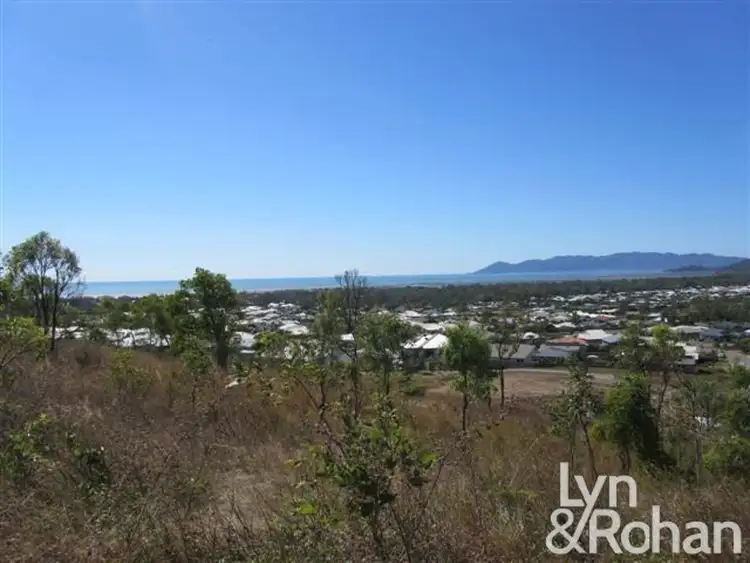 3 Bray Ct, Bushland Beach QLD 4818