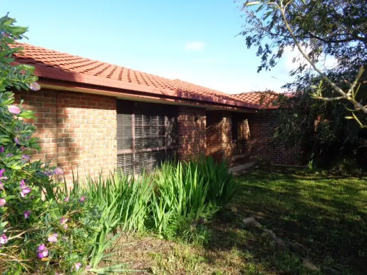 4 Stephens Ave, Strathalbyn SA 5255