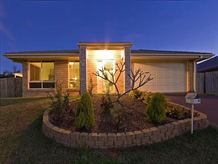 9 Henna Pl, Heritage Park QLD 4118
