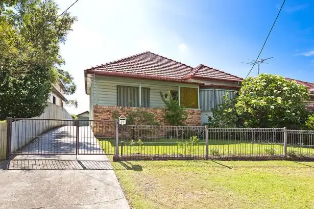 27 Clarence Road, Waratah NSW 2298