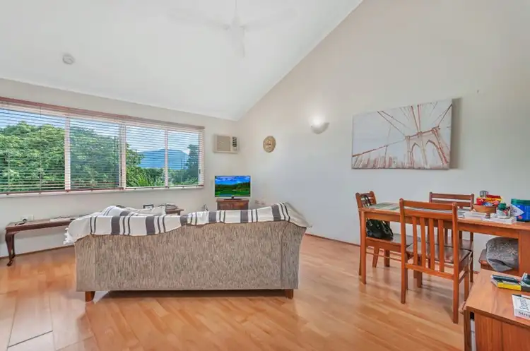 10/239 Lake Street, Cairns North QLD 4870