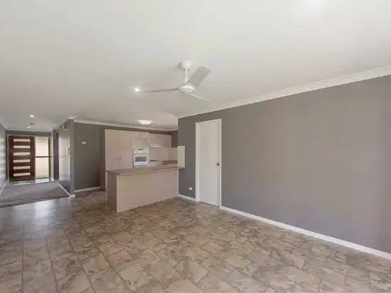 Sixth view of Homely house listing, 28 Jonquil Circuit, Flinders View QLD 4305