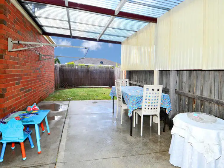 Sixth view of Homely house listing, 2/11 Malmsbury Drive, Meadow Heights VIC 3048