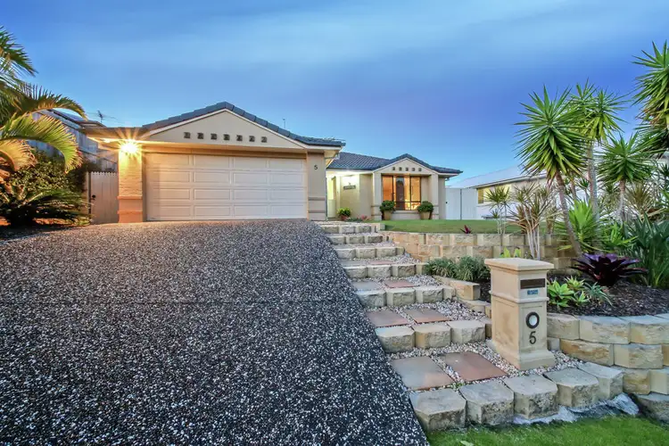 5 Ironbark Circuit, Everton Hills QLD 4053