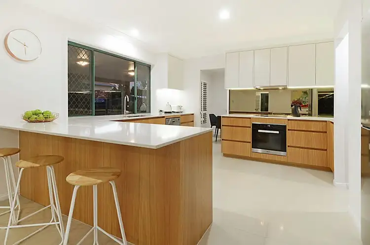 Second view of Homely house listing, 5 Willow Place, Carindale QLD 4152