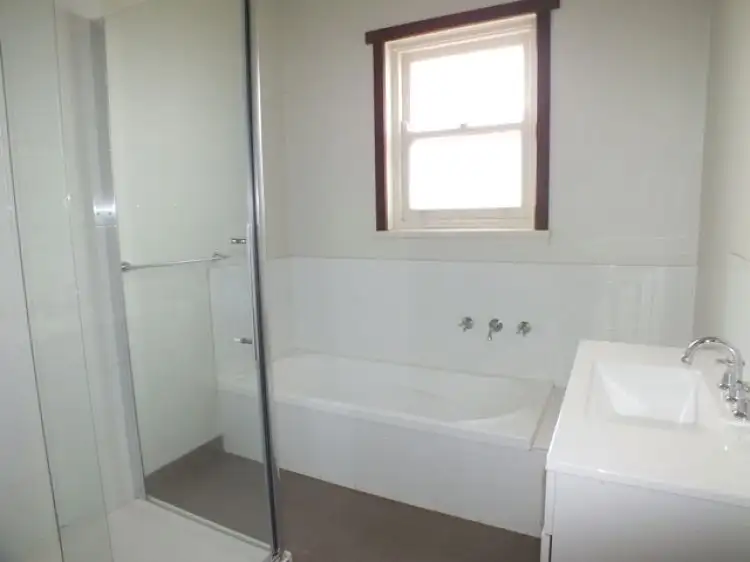 Seventh view of Homely house listing, 18 Waller Avenue, Newington VIC 3350