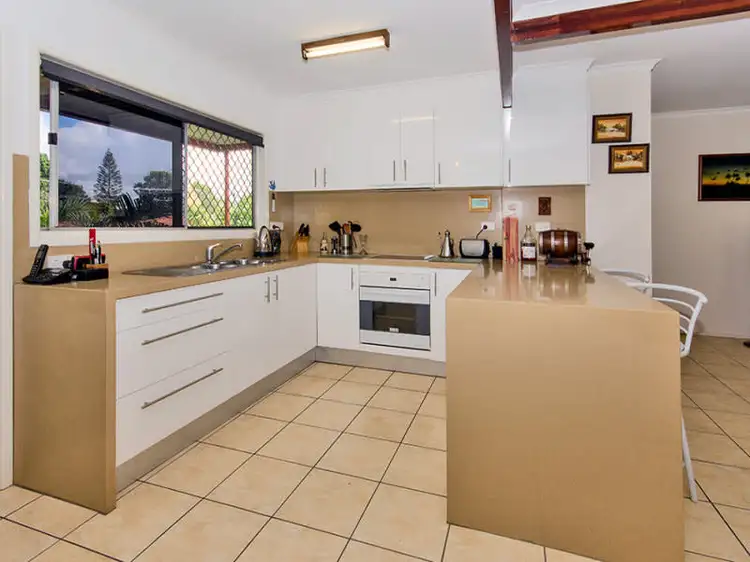 26 Hocking  Street, Arundel QLD 4214