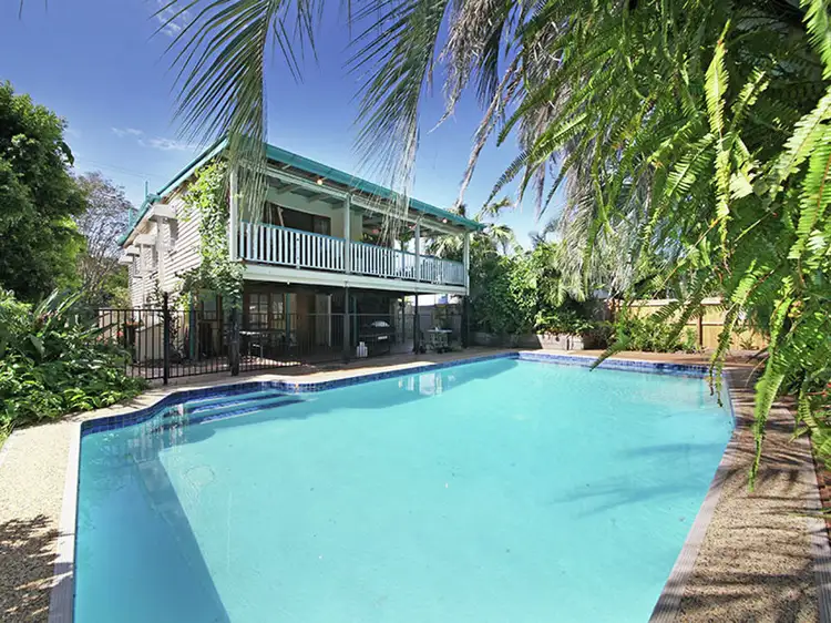 255 Rainbow Street, Shorncliffe QLD 4017