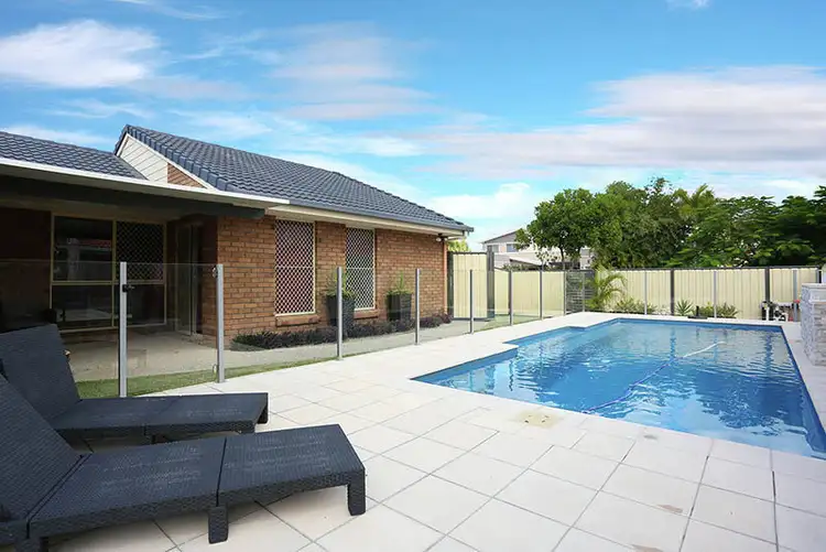 11 Quarterdeck Drive, Banksia Beach QLD 4507