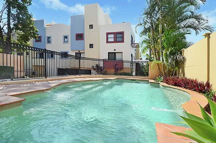 9 / 2200 Logan Road, Upper Mount Gravatt QLD 4122