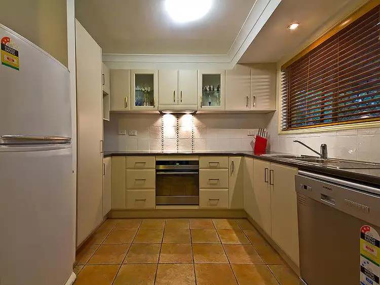 69 Conifer Street, Hillcrest QLD 4118