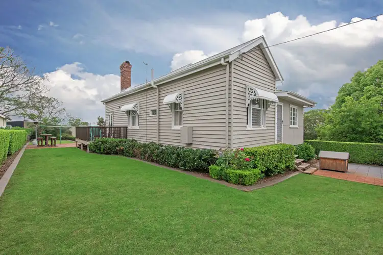 8 Kelfield Street, North Toowoomba QLD 4350