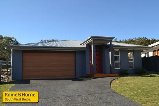 16 Yulgilbar Place, South West Rocks NSW 2431