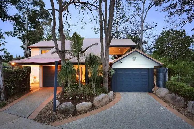 1 Bina Street, Chapel Hill QLD 4069
