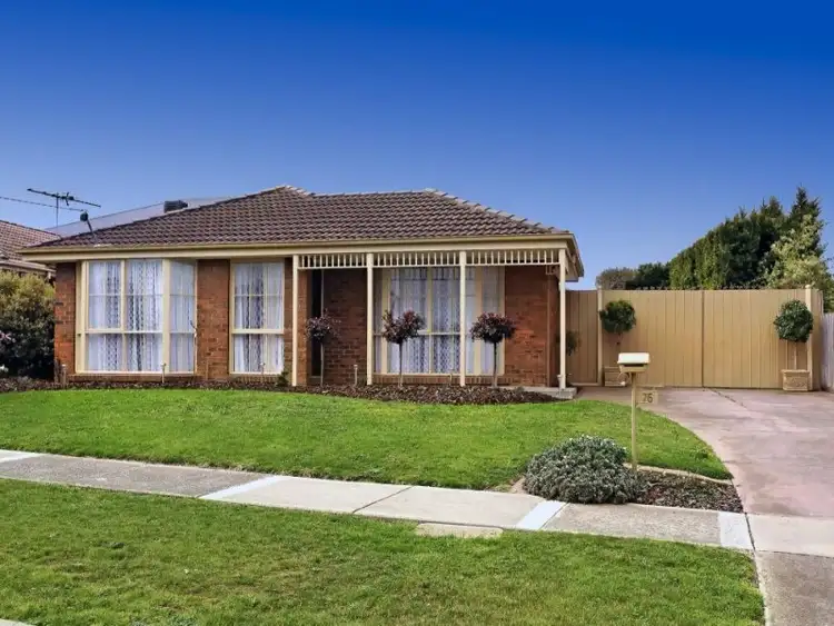 75 Warana Drive, Hampton Park VIC 3976