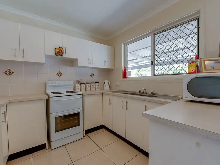 Fifth view of Homely house listing, 4 Warren Court, Loganlea QLD 4131