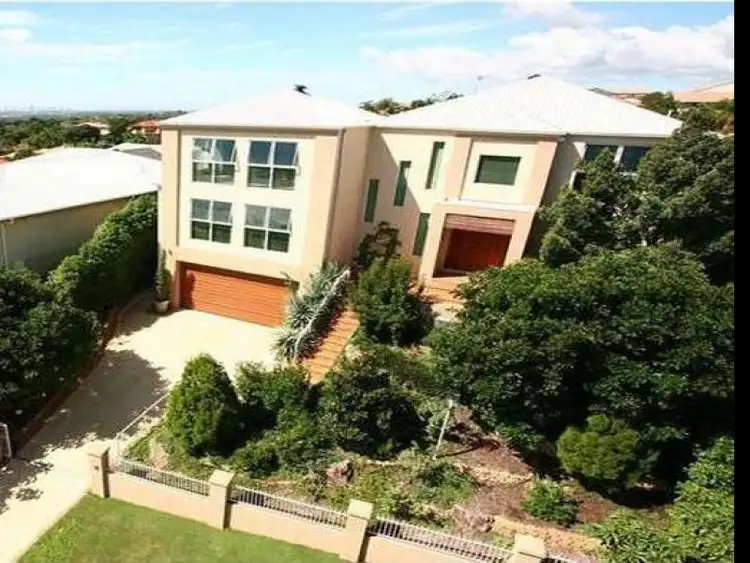 16 Tara Vista Boulevard, Highland Park QLD 4211