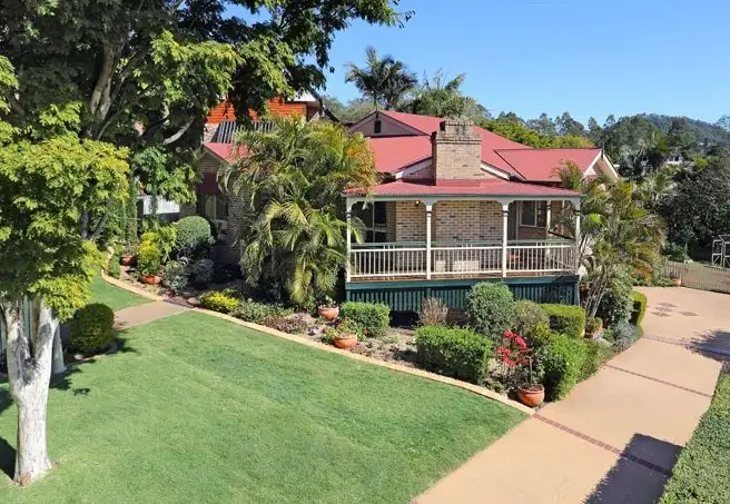 3 Preston Place, Brookfield QLD 4069