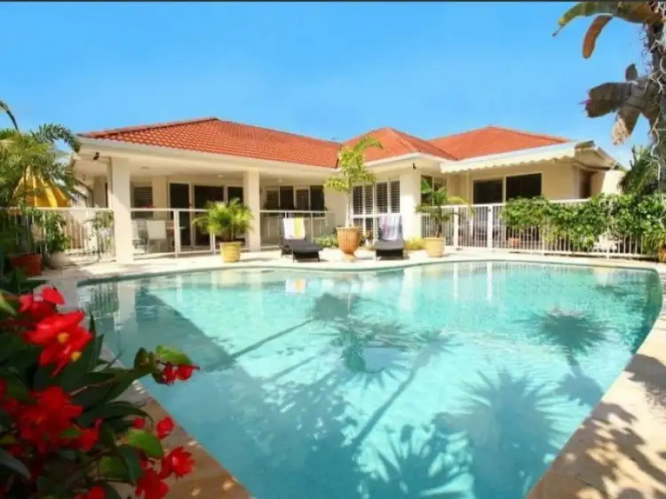 6 Deborah Avenue, Benowa QLD 4217