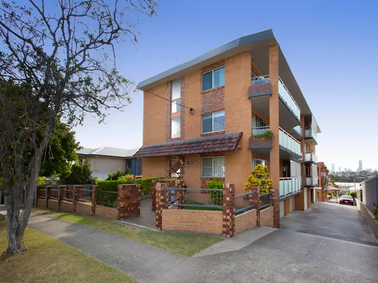 Main view of Homely unit listing, 4/34 Eighth Avenue, Coorparoo QLD 4151