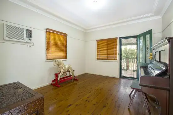 Fourth view of Homely house listing, 8. Lincoln Drive, Cambridge Park NSW 2747