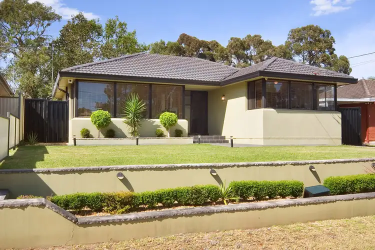 6 Woodview Road, Oxley Park NSW 2760