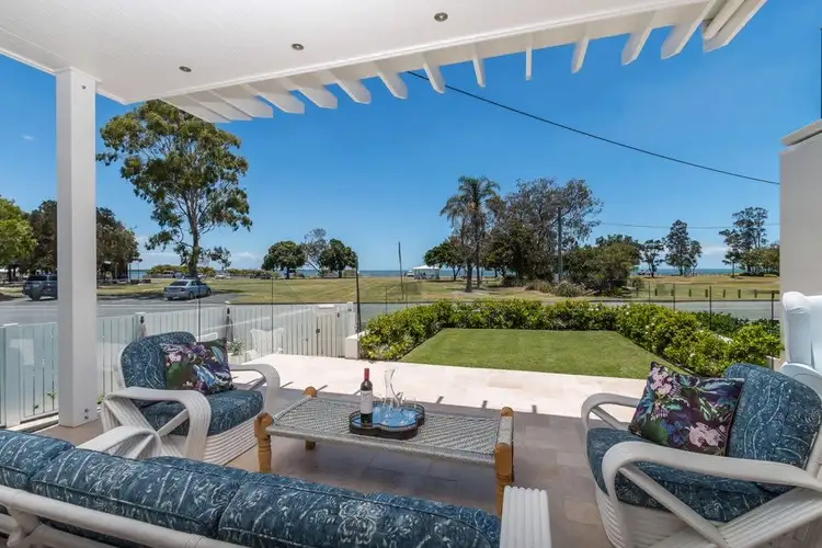 323 Upper Esplanade, Manly QLD 4179