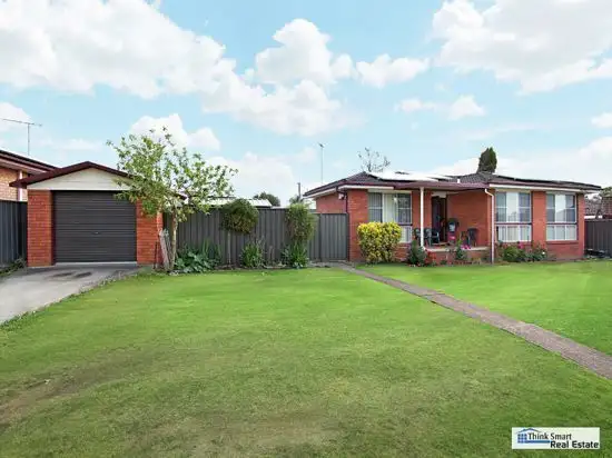 8 Tarana Crescent