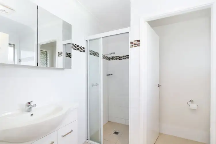 Sixth view of Homely house listing, 1-2/5 Yarmouth Parade, Tamworth NSW 2340